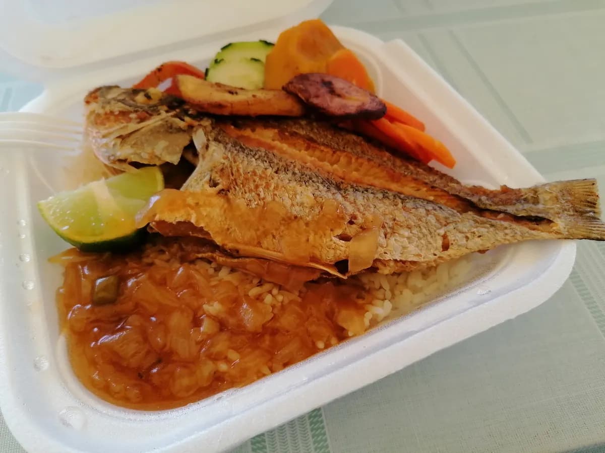 Piská Kòrá (Fried Red Snapper)